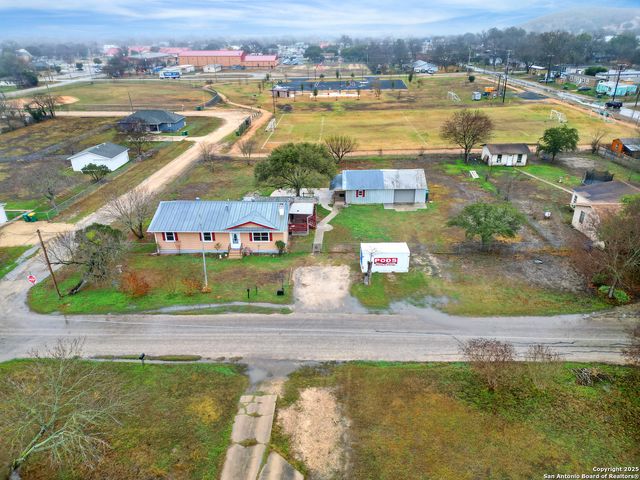 1102 Berlin St, Castroville, TX 78009