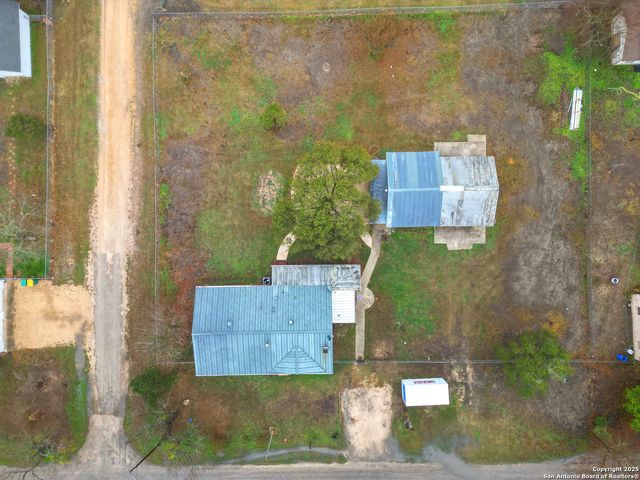 1102 Berlin St, Castroville, TX 78009