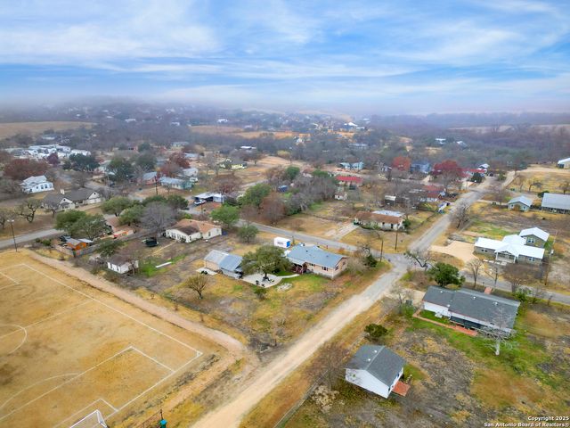 1102 Berlin St, Castroville, TX 78009