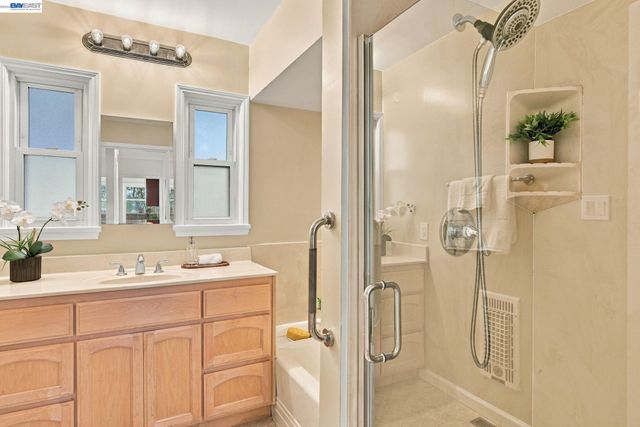 1384 Graff Avenue, San Leandro, CA 94577