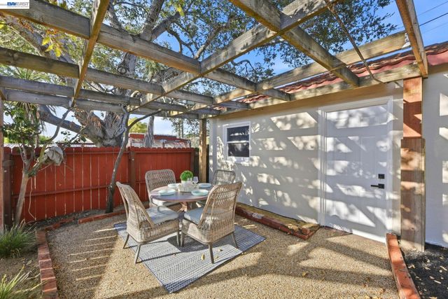 1384 Graff Avenue, San Leandro, CA 94577