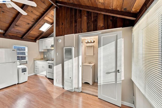 1384 Graff Avenue, San Leandro, CA 94577