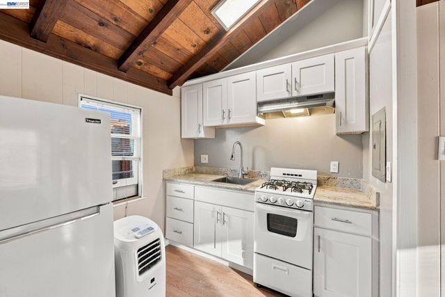 1384 Graff Avenue, San Leandro, CA 94577