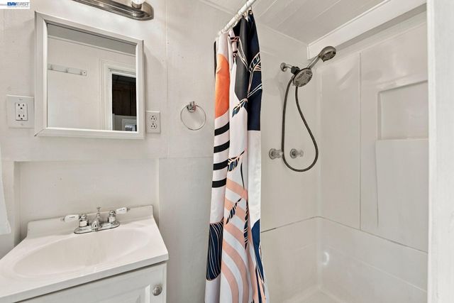 1384 Graff Avenue, San Leandro, CA 94577