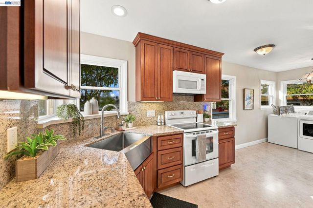 1384 Graff Avenue, San Leandro, CA 94577