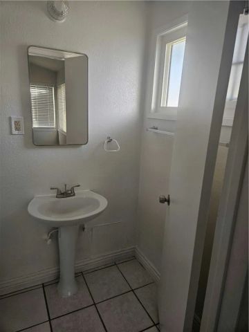 1543 Elizabeth Lake, Palmdale, CA 93551