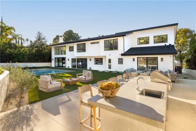 4072 Alonzo Avenue, Encino, CA 91316