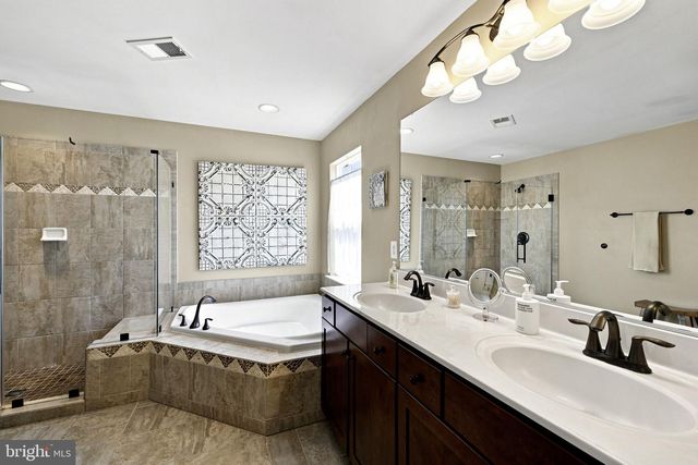 1114 INNIS DR, Fredericksburg, VA 22401