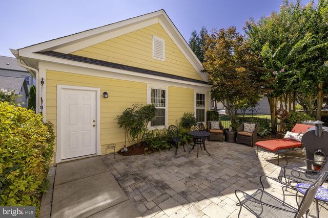 1114 INNIS DR, Fredericksburg, VA 22401