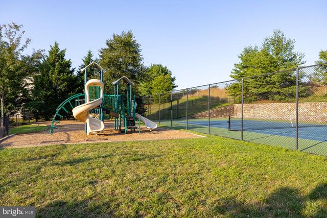 1114 INNIS DR, Fredericksburg, VA 22401
