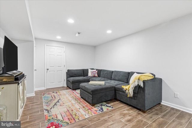 4346 FALLS RD, Baltimore, MD 21211