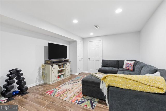 4346 FALLS RD, Baltimore, MD 21211