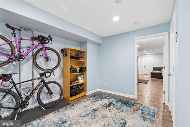 4346 FALLS RD, Baltimore, MD 21211
