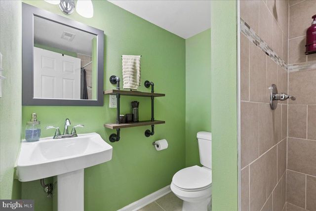 4346 FALLS RD, Baltimore, MD 21211