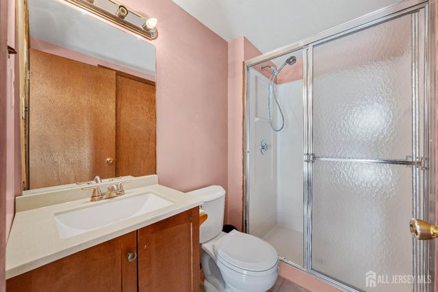 18 Erik Drive, North Brunswick, NJ 08902