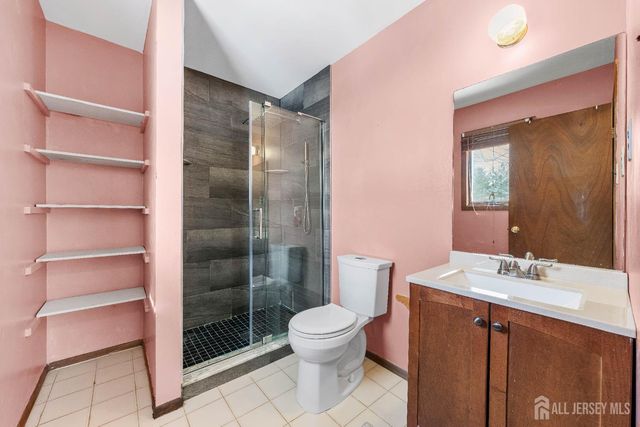 18 Erik Drive, North Brunswick, NJ 08902