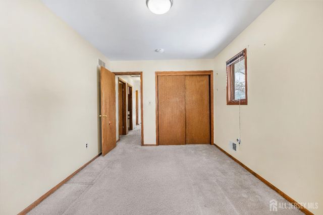 18 Erik Drive, North Brunswick, NJ 08902