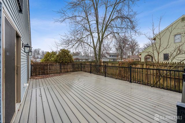 18 Erik Drive, North Brunswick, NJ 08902