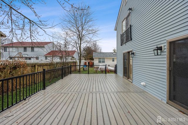 18 Erik Drive, North Brunswick, NJ 08902