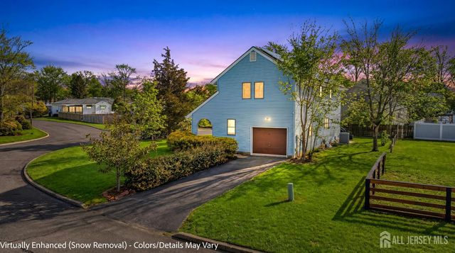 18 Erik Drive, North Brunswick, NJ 08902