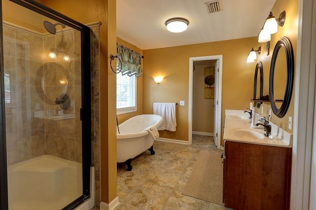 654 County Rd 21, Headland, AL 36345