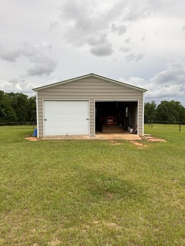 654 County Rd 21, Headland, AL 36345