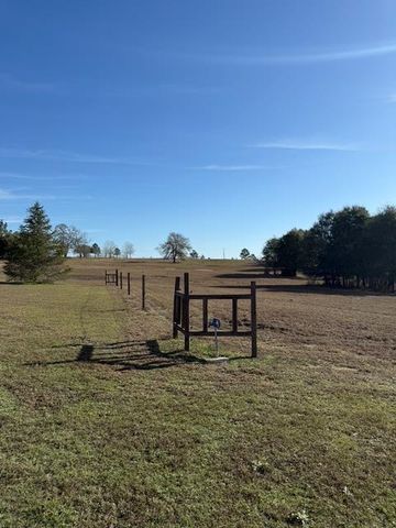 654 County Rd 21, Headland, AL 36345