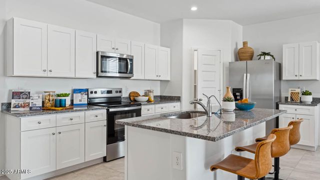 16160 N Catanzaro Drive, Maricopa, AZ 85138