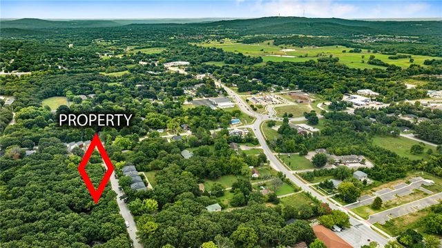 1632 E 5th Street, Fayetteville, AR 72701