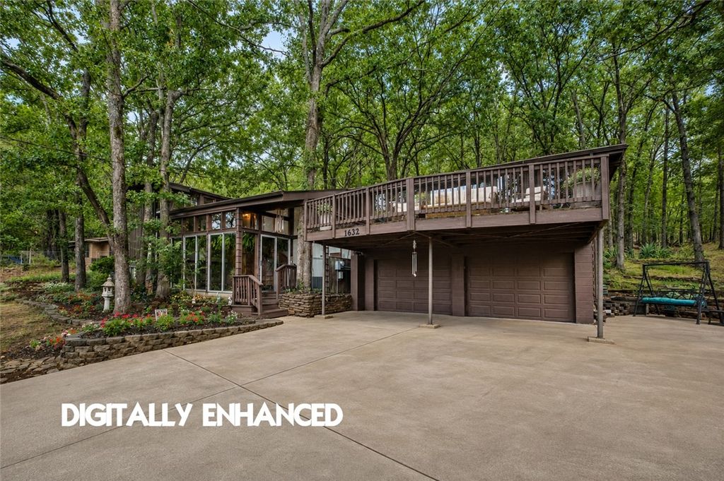1632 E 5th Street, Fayetteville, AR 72701