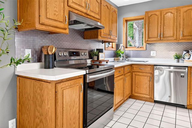 705 MADISON STREET, Little Chute, WI 54150