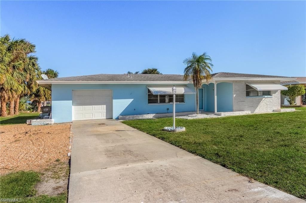 5305 Cocoa CT, Cape Coral, FL 33904
