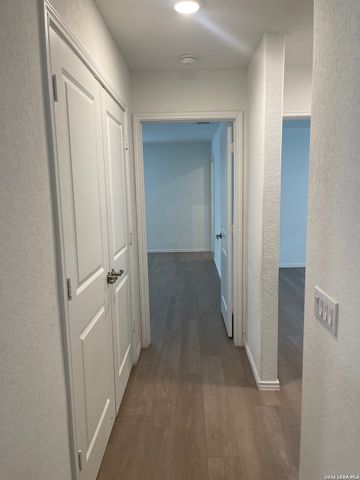 918 Cook Bend, San Antonio, TX 78221