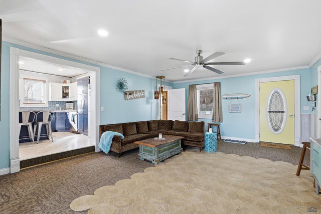 202 S DAKOTA STREET, Hot Springs, SD 57747