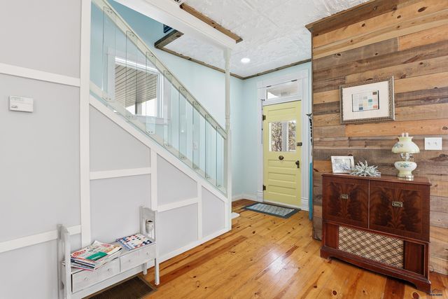 202 S DAKOTA STREET, Hot Springs, SD 57747