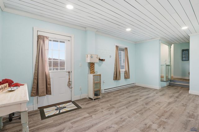 202 S DAKOTA STREET, Hot Springs, SD 57747