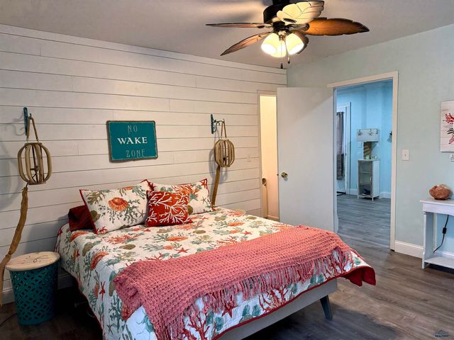 202 S DAKOTA STREET, Hot Springs, SD 57747