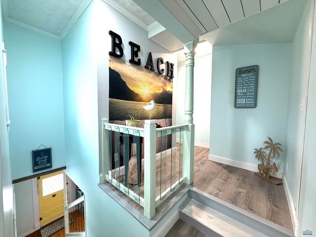 202 S DAKOTA STREET, Hot Springs, SD 57747