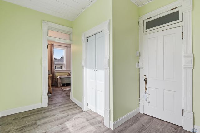 202 S DAKOTA STREET, Hot Springs, SD 57747