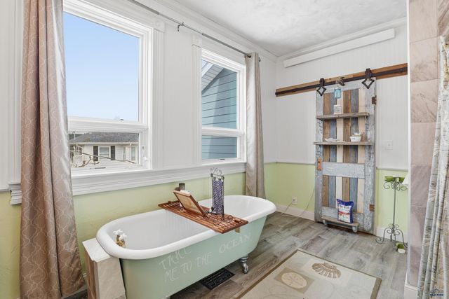 202 S DAKOTA STREET, Hot Springs, SD 57747