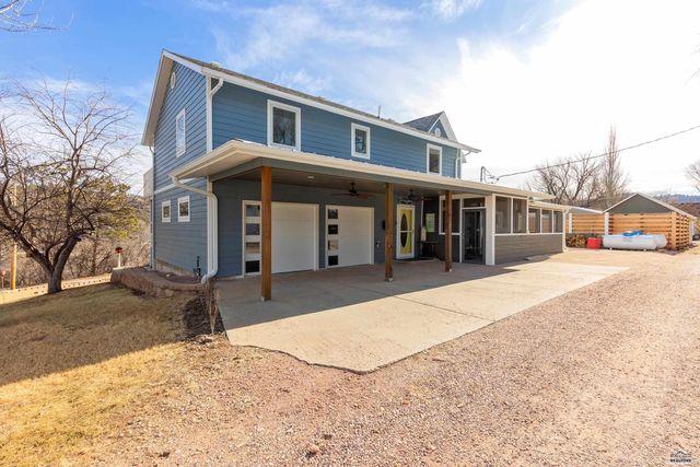 202 S DAKOTA STREET, Hot Springs, SD 57747