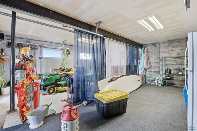 202 S DAKOTA STREET, Hot Springs, SD 57747