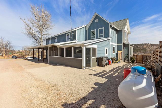 202 S DAKOTA STREET, Hot Springs, SD 57747