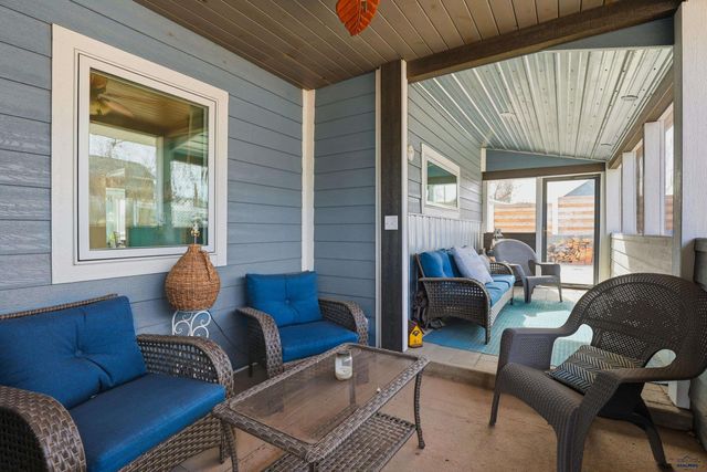 202 S DAKOTA STREET, Hot Springs, SD 57747