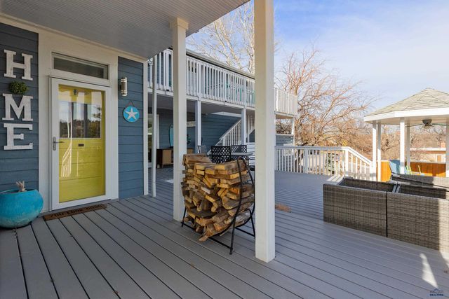 202 S DAKOTA STREET, Hot Springs, SD 57747