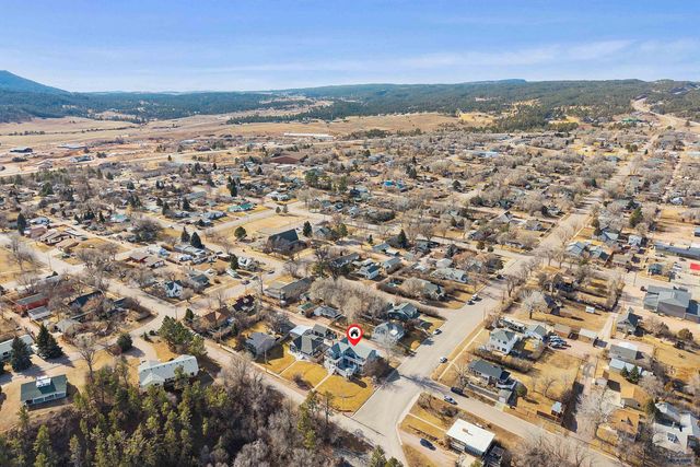 202 S DAKOTA STREET, Hot Springs, SD 57747