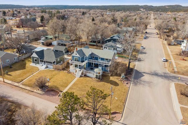 202 S DAKOTA STREET, Hot Springs, SD 57747