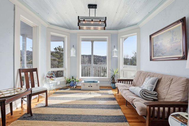 202 S DAKOTA STREET, Hot Springs, SD 57747