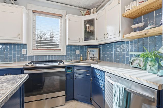 202 S DAKOTA STREET, Hot Springs, SD 57747