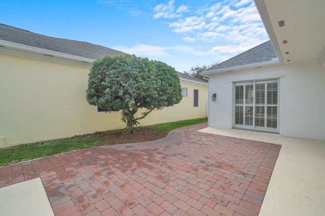 113 Honeysuckle Drive, Jupiter, FL 33458